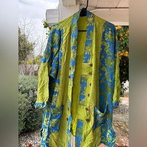 Cute vintage floral kimono